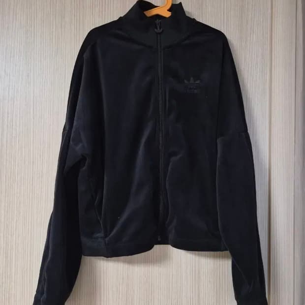 아디다스 벨벳 트랙탑