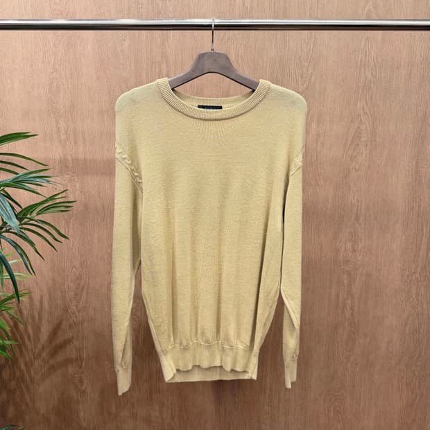 입생로랑 라운드넥 긴팔 니트 숄더 케이블 디테일 레귤러핏 베이지