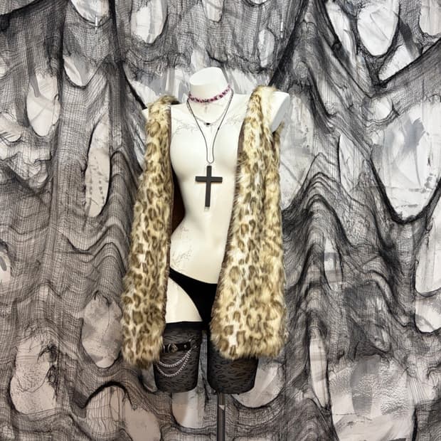 JPN Leopard Layered Fur vest 