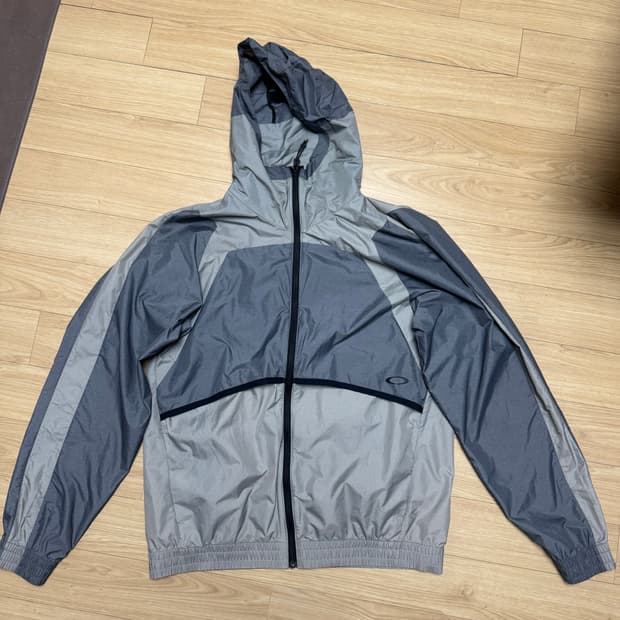 오클리 바람막이