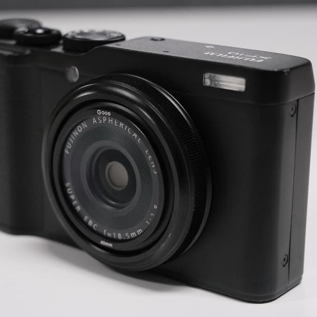 FUJIFILM xf-10