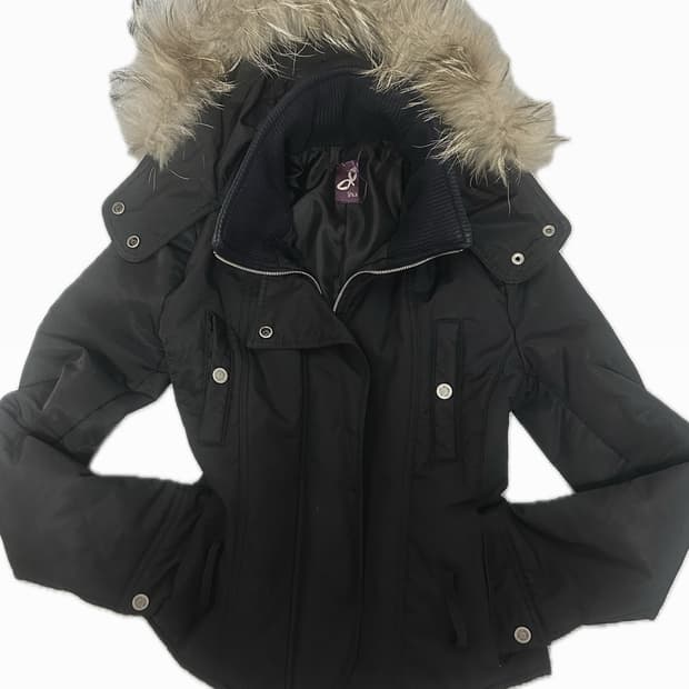 QUA 쿠아 y2k갸루 슬림핏 퍼 후드 경량 패딩 자켓 실버스냅버튼