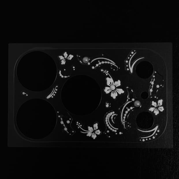 iphone 17pro/max white flower film