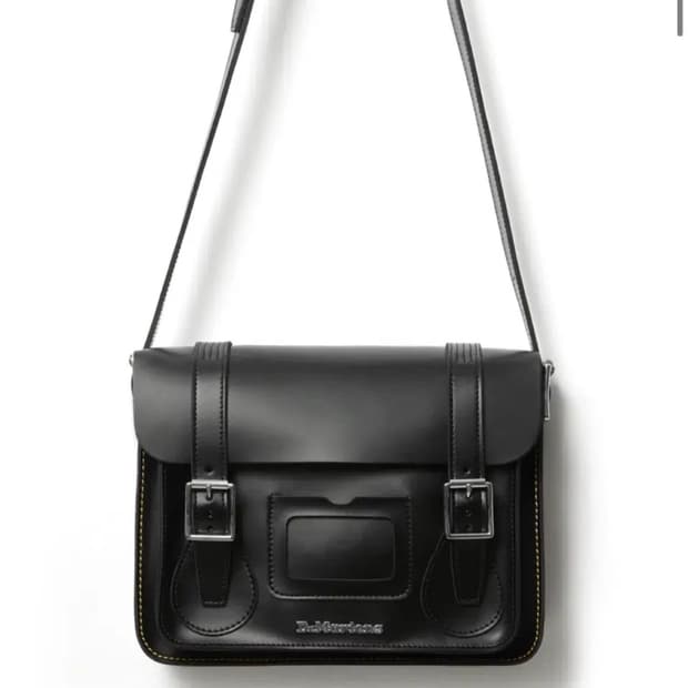 닥터마틴 11인치 사첼백