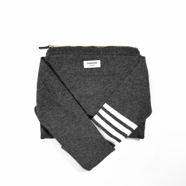 톰브라운 사선 완장 울 니트 스웨터 숄더백 크로스백 그레이