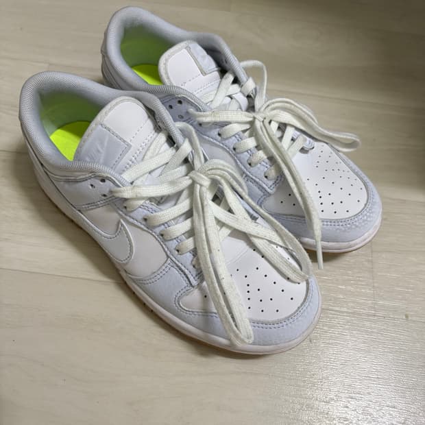 NIKE
