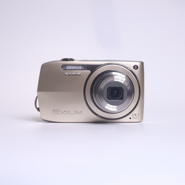 카시오 익슬림 Z2300 골드 (액정 하자 있음)