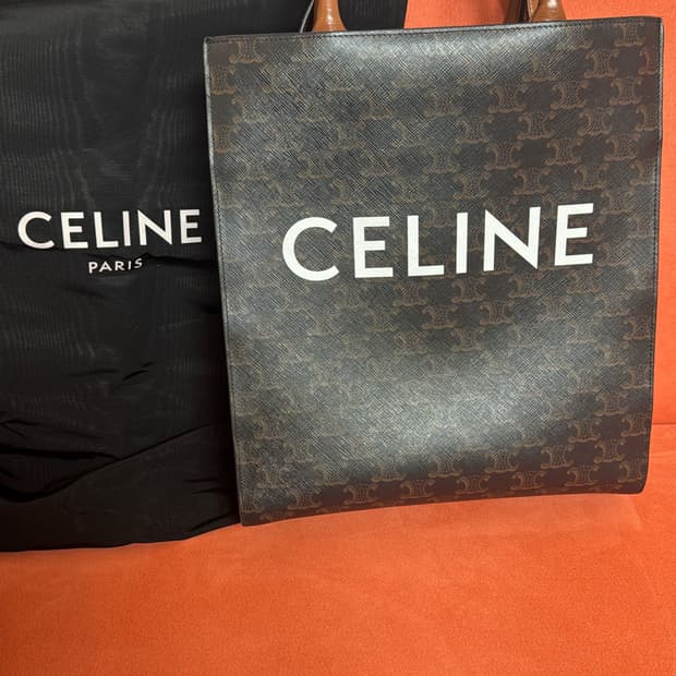 셀린느 트리오페 버티컬 카바스백(정품)