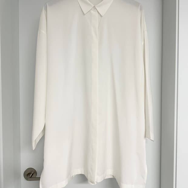 [아크네] 여성 화이트 오버사이즈 셔츠