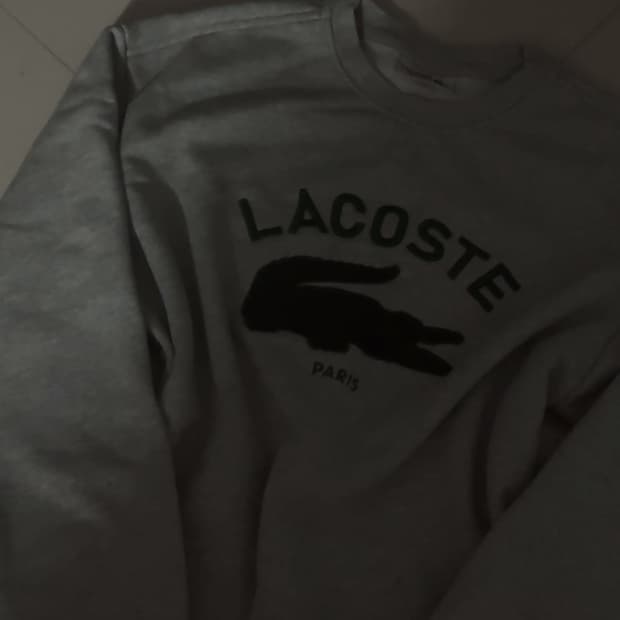 라코스테 맨투맨 새상품
