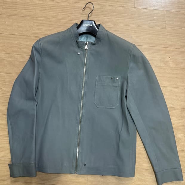 반하트 남성 가죽 자켓입니다