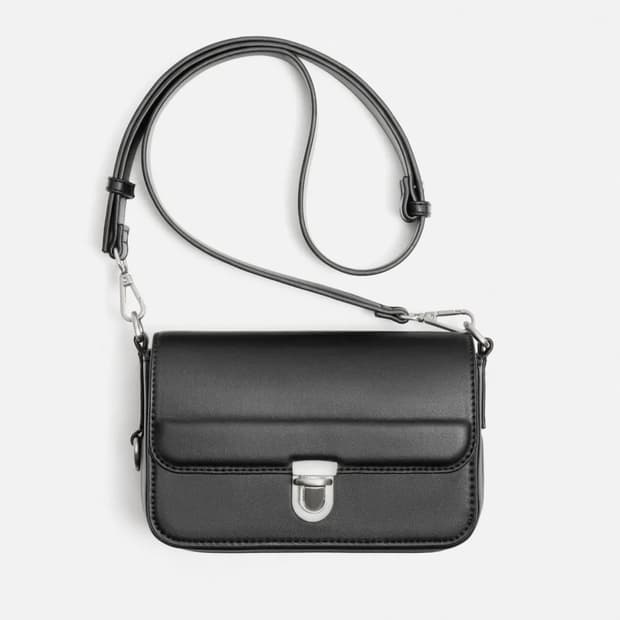 자라 ZARA 무지 크로스 바디 백 (BLACK)