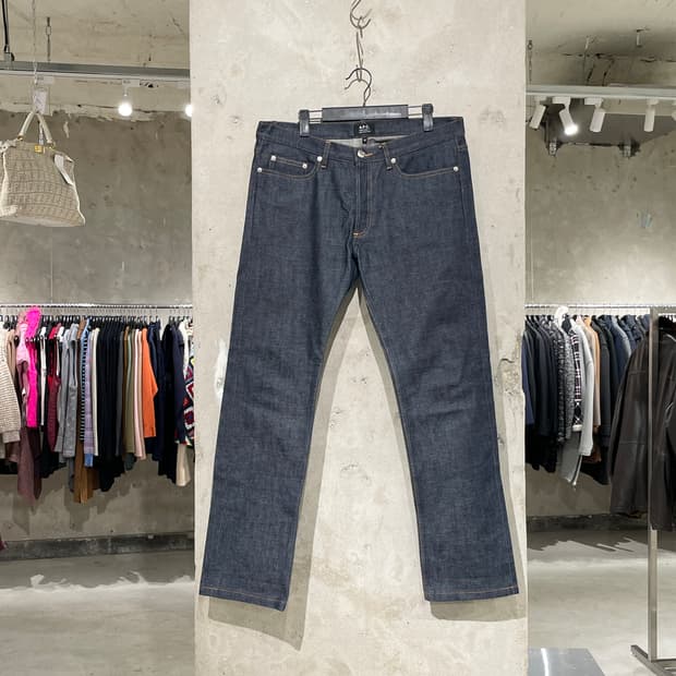 아페쎄 진청 버튼 플라이 생지 데님 팬츠