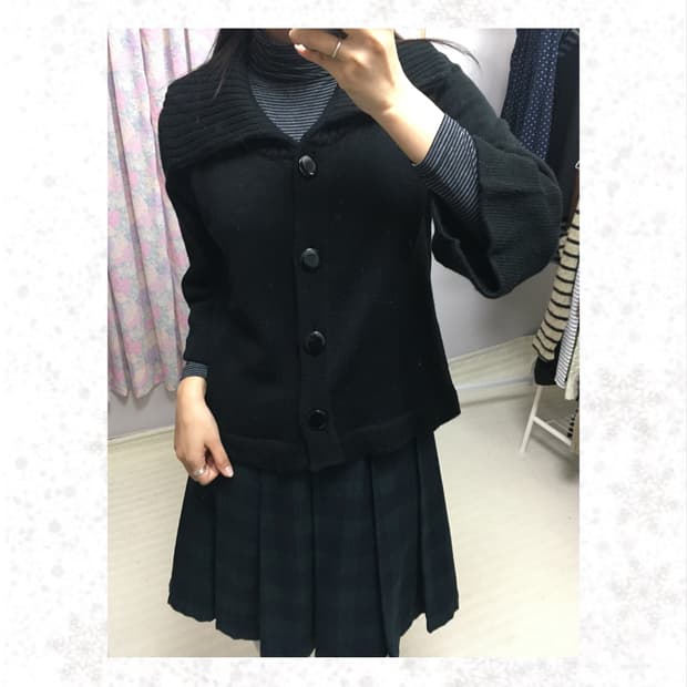 블랙 카라 가디건