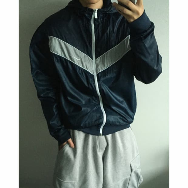 Nike 나이키 실버 배색 바람막이