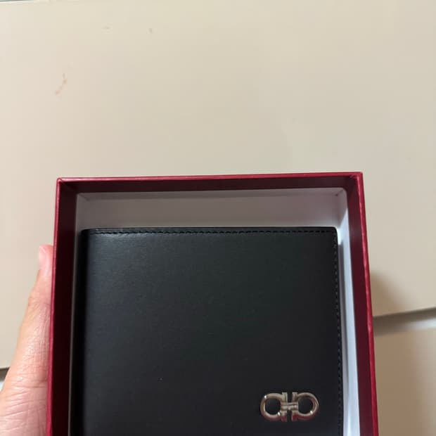 페라가모 남성 지갑 새것