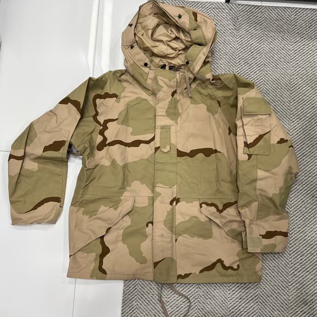 귀한 사막 고어텍스 바람막이 L-S