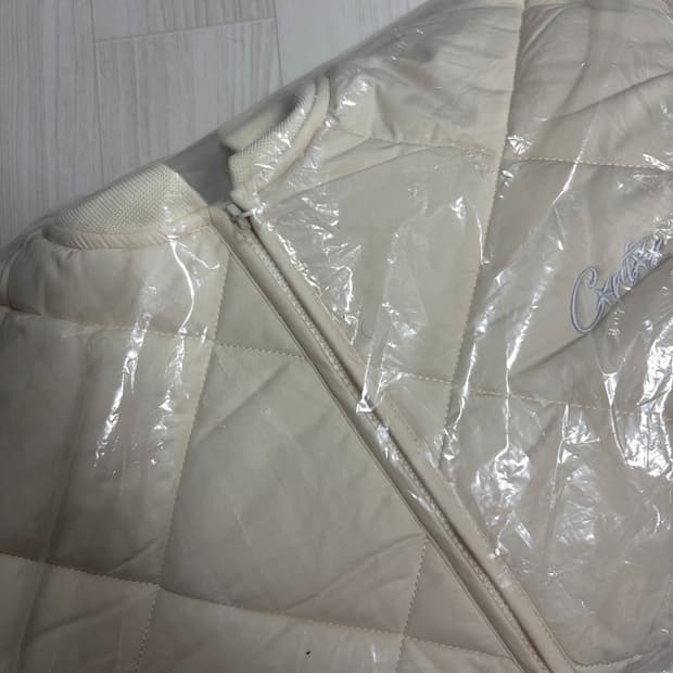 코르테이즈 HMP 퀄티드 라이너 자켓 크림색상 S 새상품