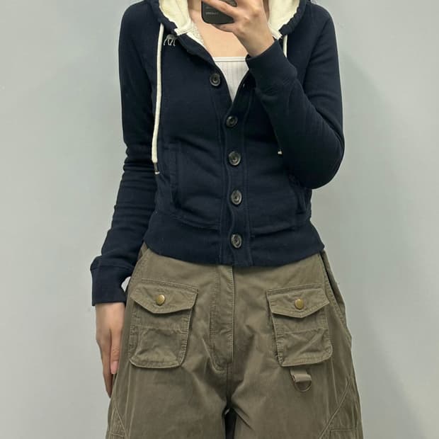 아베크롬비 산양로고 y2k 와투케 네이비 버튼딱붙 후드집업