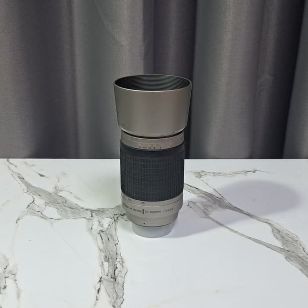 상태 좋은! 니콘 Nikkor 망원렌즈 70-300mm