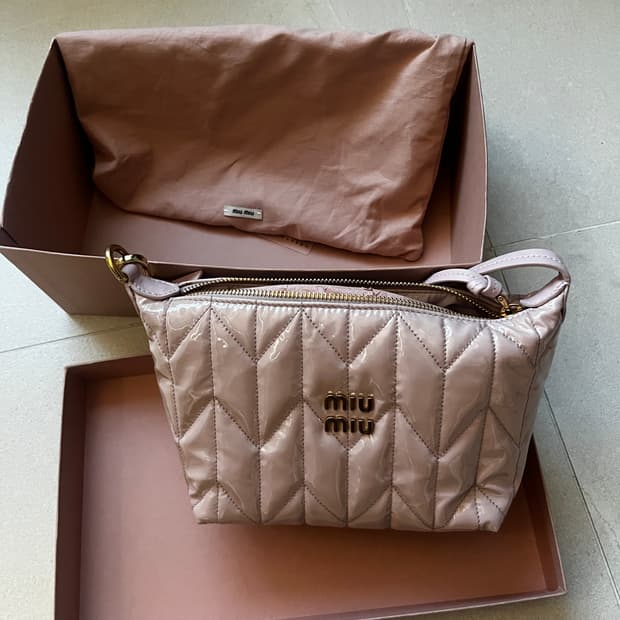 미우미우 마테라쎄 스피릿 시레백