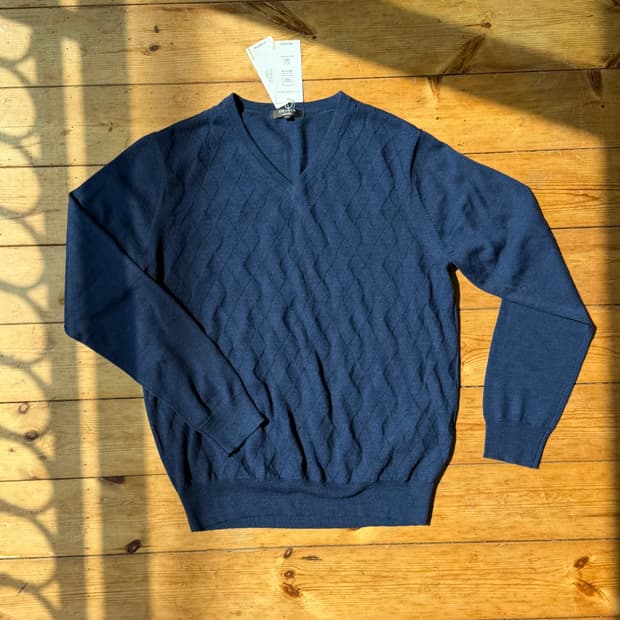 울 100 아가일 브이넥 니트