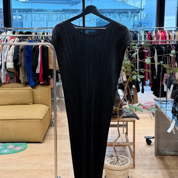 플리츠 플리즈 블랙 슬리브리스 원피스 