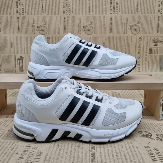 아디다스 이큅먼트10 운동화220