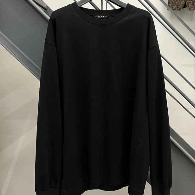 타임 24FW 루즈핏 라운드넥 롱슬리브