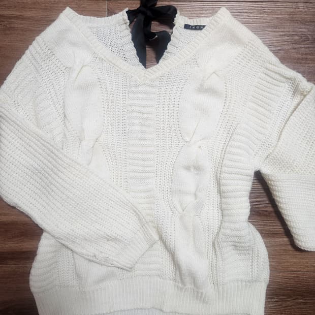 잉그니 히메갸루깔 리본 니트