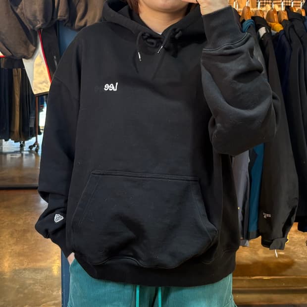 Lee 스몰로고 블랙 후드