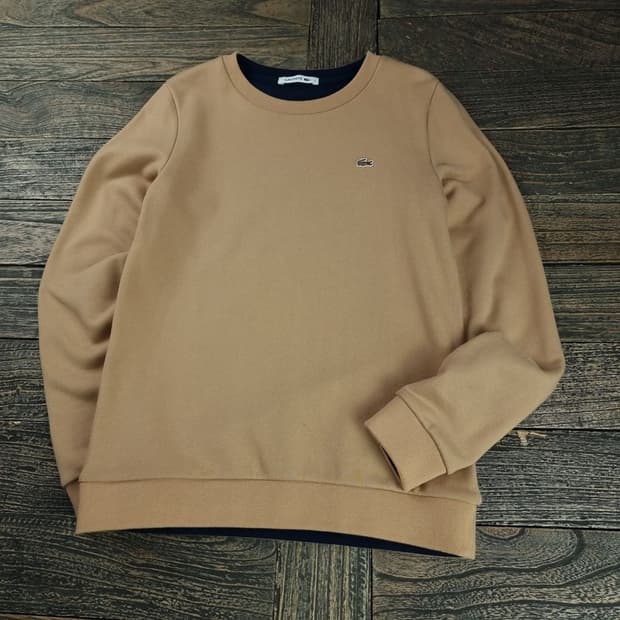 [라코스테] 로고 패치 맨투맨 베이지 M18814