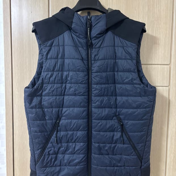 C.P.컴퍼니 패딩 고글 조끼