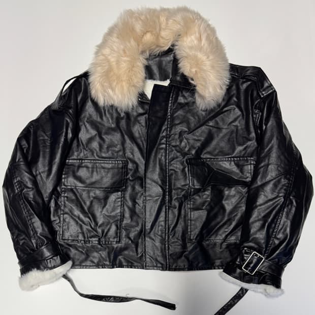 여성 빈티지 넥라인 퍼 페이크 레더 투 포켓 점퍼 오버핏