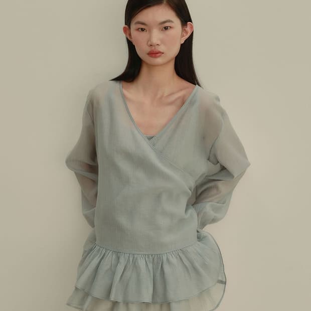 Ouro frill blouse set-up 아우로 프릴 블라우스 셋업