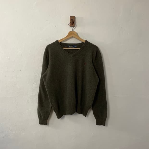 폴로 브이넥 니트 