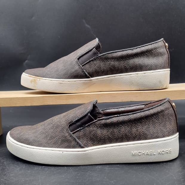 마이클코어스 가죽 슬립온 230