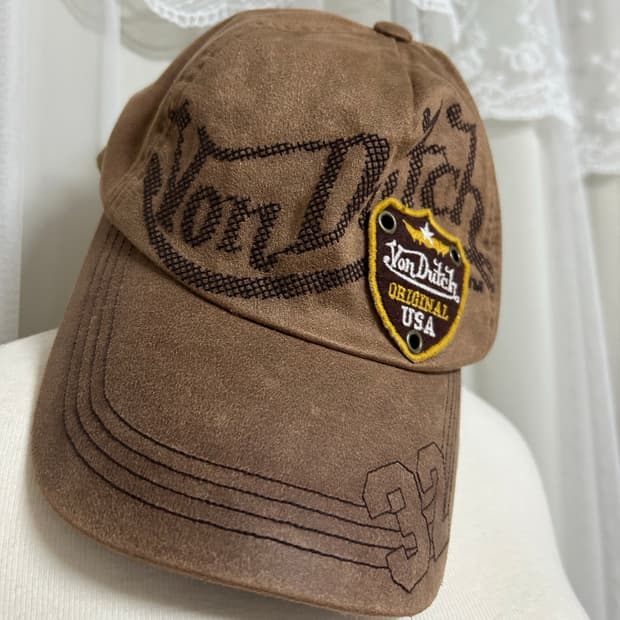 Y2K 00‘s 브라운 패치 본더치 볼캡