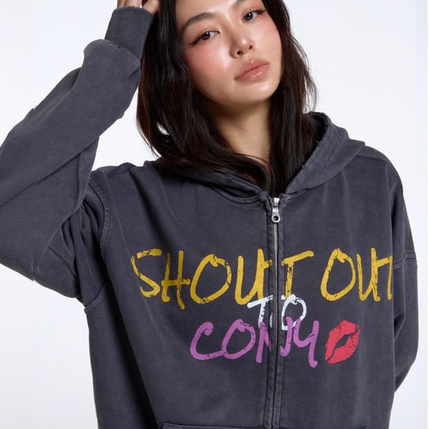 콜아웃뉴이어_ SHOUT OUT TO CONY GRAPHIC HOODIE