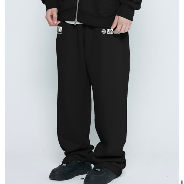 [M] 플라스틱 프로덕트 MPa 스웨트팬츠 블랙