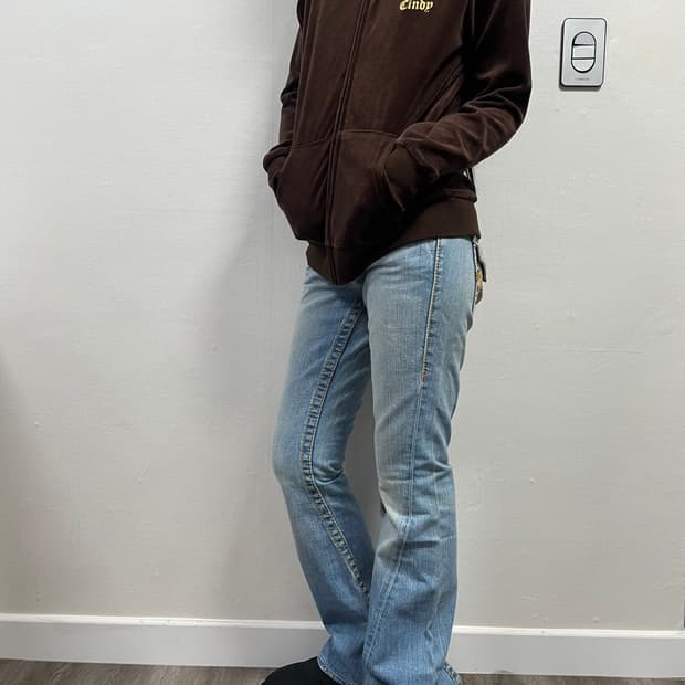 [26] 트루 릴리젼 부츠컷