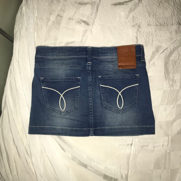 Calvin Klein 캘빈클라인 로우 워싱 데님 초미니스커트
