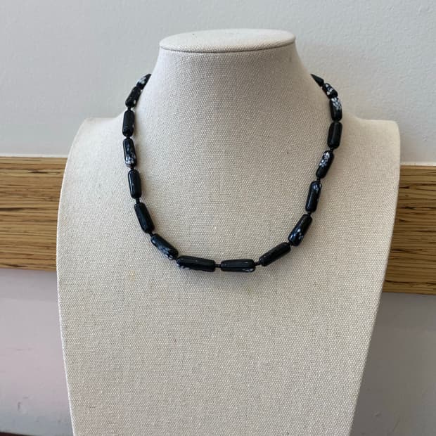 빈티지 블랙 플라워 비즈 목걸이