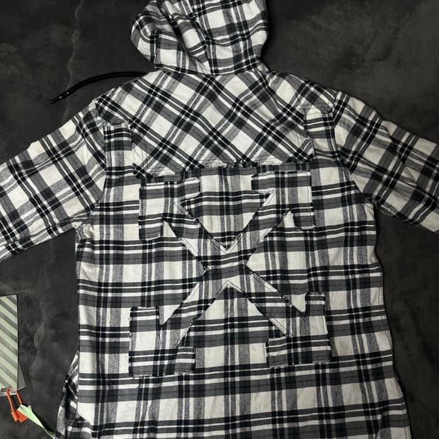 오프화이트 백에로우 플란넬체크후드셔츠 size S