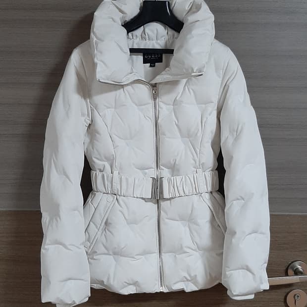 게스 화이트 패딩 상태굿 