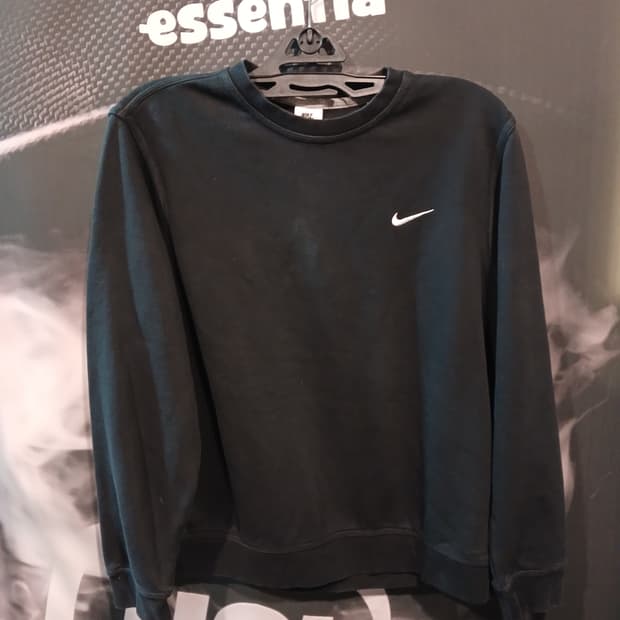 나이키 블랙 스우시 맨투맨