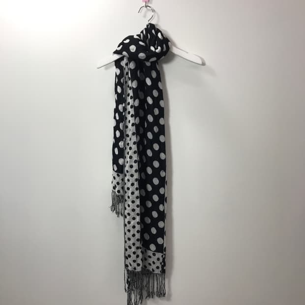 Jpn Black&White Polka Dot Fringe Muffler