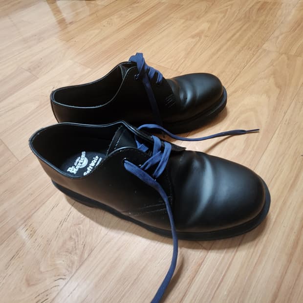 닥터마틴 일본 한정판 네이비 스티치