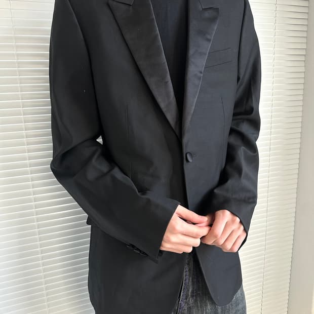 알렉산더 맥퀸 아카이브 블랙 세틴 라펠 블레이저