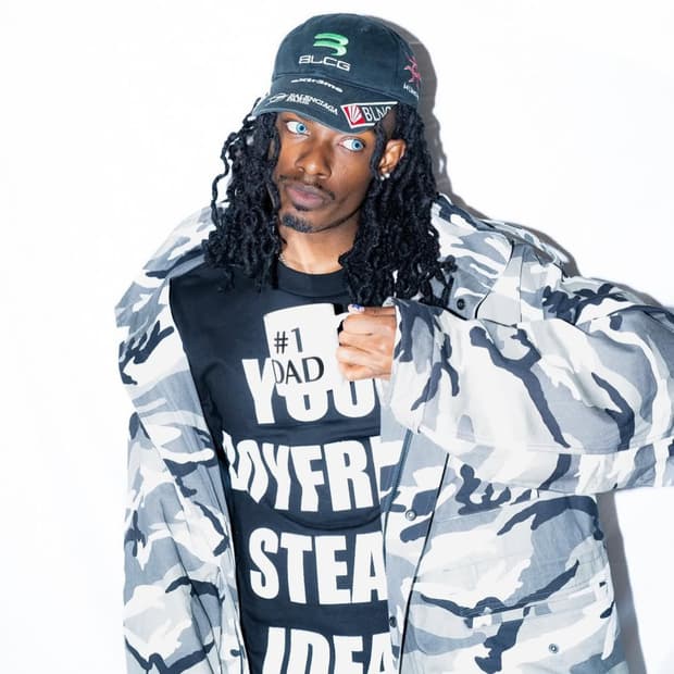 발렌시아가 오프숄더 오버사이즈 스노우 카모 파카